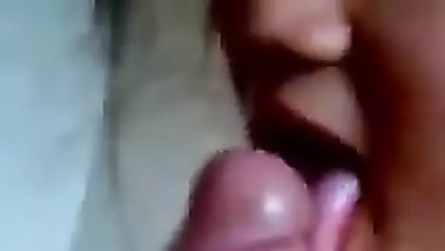 Интригующий минет от узбечки с упругим языком